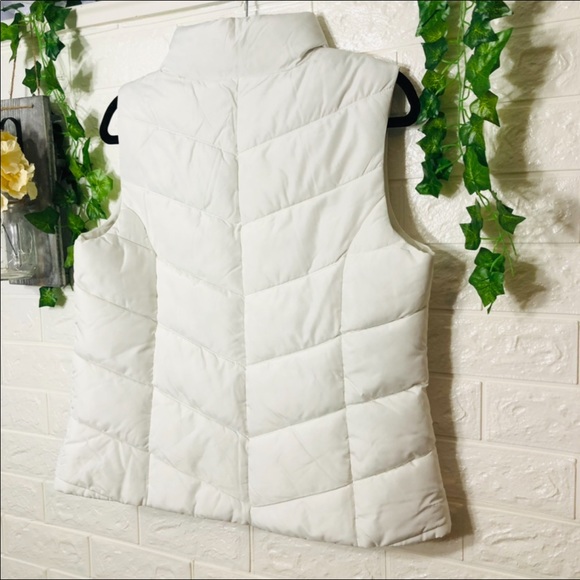 💙2/$40💙NWT Aeropostale White Zip Up Bubble Vest Size Medium - Picture 6 of 11